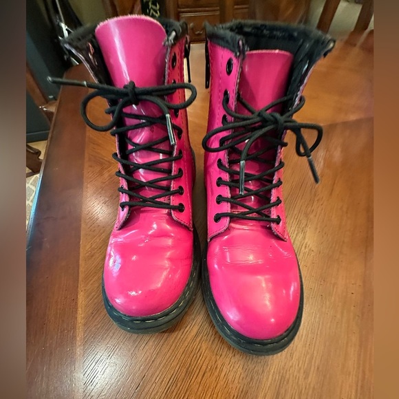 Dr. Martens Doc Martens Air Wair Kids Hot Pink Zipper Boot patent lamper size 3 - Picture 6 of 12